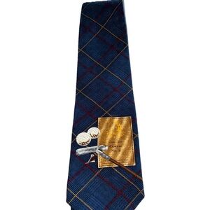 Pinehurst 1895 100% silk tie Vintage  made in the USA.